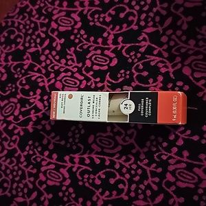 Covergirl Outlast extreme wear concealer